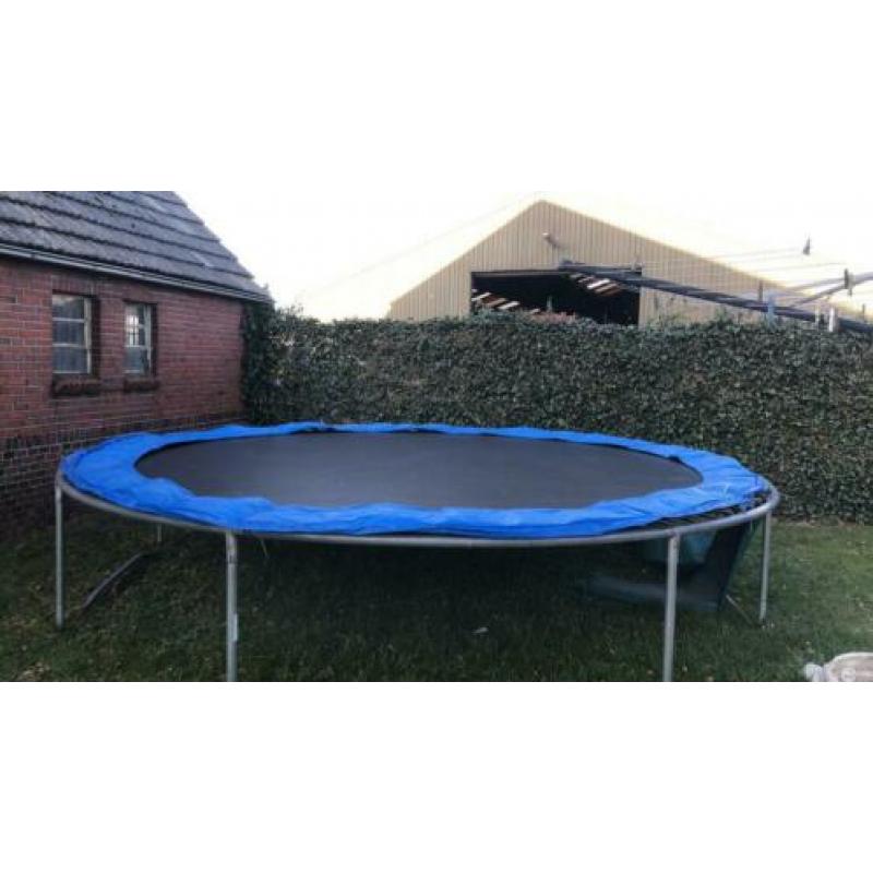 Trampoline