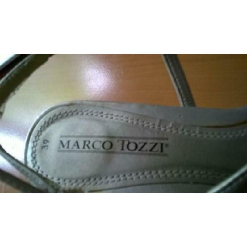 sandaaltjes Marco Tozzi, leer met klein hakje, zilver, mt 39
