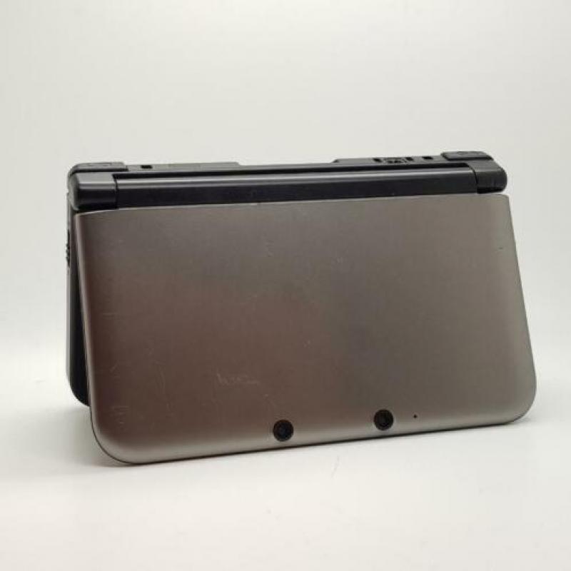 Nintendo 3DS XL + oplader || Nu voor maar € 99.99