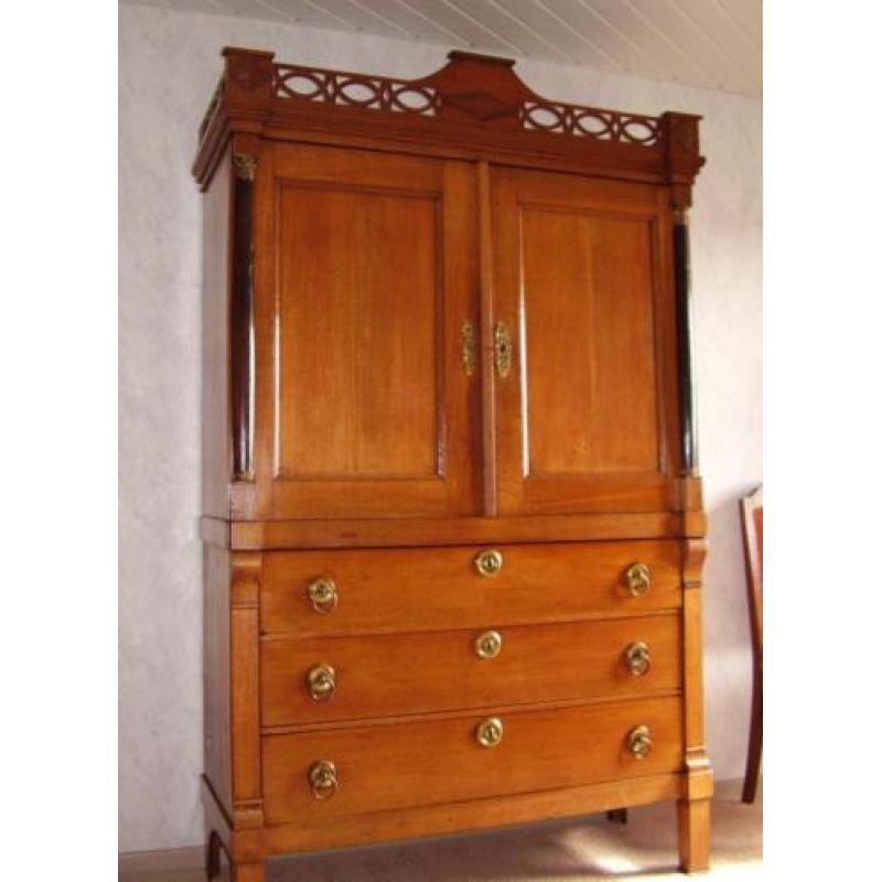 Klein 205cm eiken empire kabinet hekjeskabinet