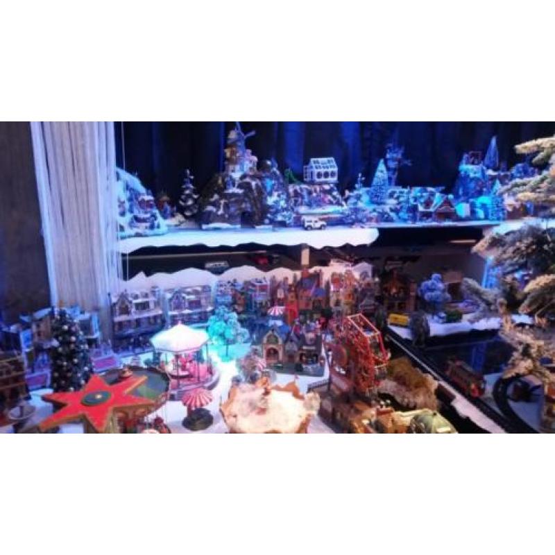 Heel Bijzonder/groot compleet kerstdorp/huisjes van+-10,5m2!