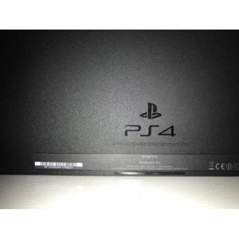 PlayStation 4 500GB met controller zo goed als nieuw